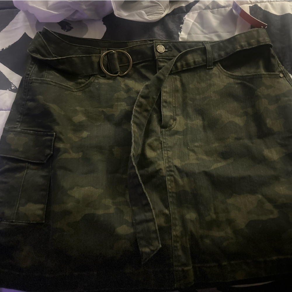 EVRI Pink Label Camouflage Garment